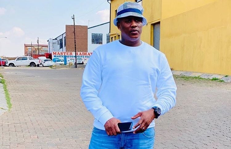 mbali_ndlela's tweet photo. He risked his life with dogs and people that were not afraid to hit him for us to get content. We appreciate you Jub Jub lamaswidi amaninginingi. #Uyajola99 https://t.co/QaV3QIkr5o