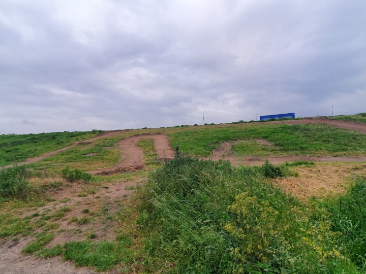 <a href="/Zevenaar/">Gemeente Zevenaar</a> 
Mooi klein rondje gewandeld door Old-Diek (<a href="/OudDijk/">Oud-Dijk</a>)

Op #FashionOutlet (bouw)terrein zijn de #fazanten koppels verjaagd door illegale crossers?!
#7poort #illegaal

Ook #Crossers #Crossbaan aan het #Hazenpad