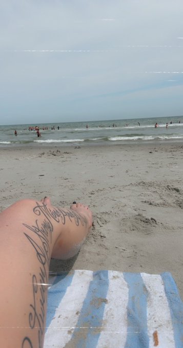 Beach days https://t.co/DXjPfM2uyr<a href="/tag/teamtalore"class="tags"><span>#teamtalore</span></a><a href="/tag/teamblackout"class="tags"><span>#teamblackout</span></a>