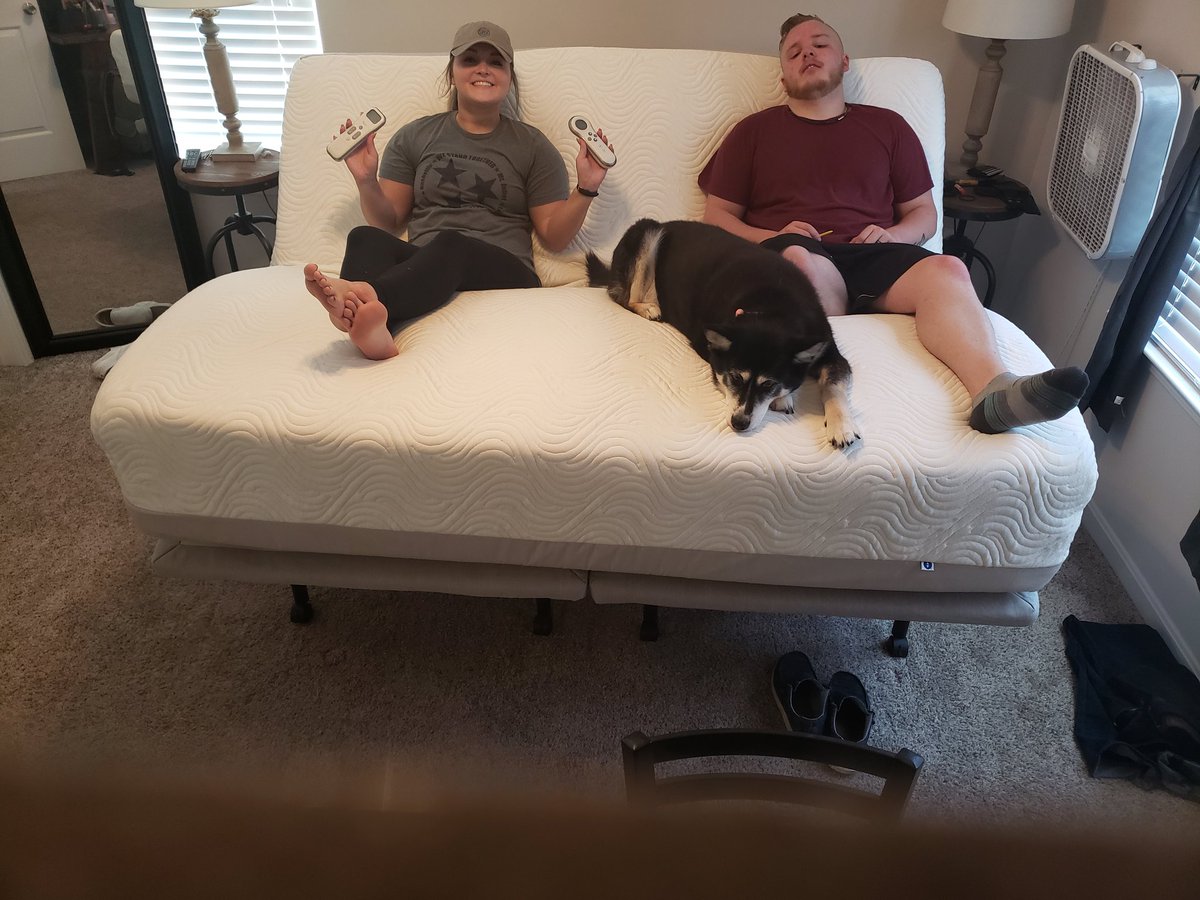 KinggBerryy's tweet photo. New bed! https://t.co/Xl83uVhX0K