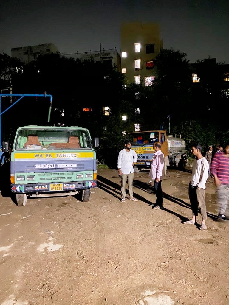 MohdRashedFaraz's tweet photo. Under the Leadership of AIMIM President @asadowaisi,

On the Occasion of #Eid_Ul_Fitr Water Supply Shortage in Shaikpet Division. 

Mid Night Aimim Shaikpet Corporator @MohdRashedFaraz Visited to HMWSSB Water Filter Shaikpet &amp; Sending Water Tankers to Colonies under Shaikpet Div. https://t.co/dhlH947fMZ