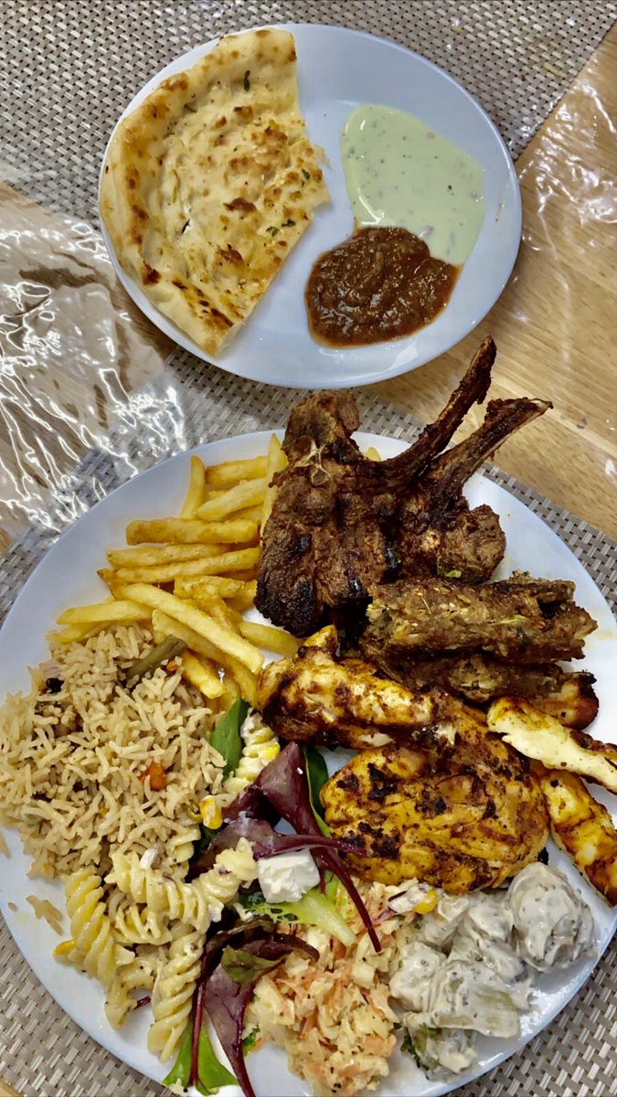 IAmHaroonMughal's tweet photo. And dinner is served #Bismillah #bbq #bbqmenu #lambchops #tandoorichicken #seekhkebab #wings #bbqwings #chicken #haloumi #homemade #naan #chutney #pastasalad #coleslaw #potatosalad #chefharry #Alhumdulillah ๐คฒ๐ฝ๐๐ https://t.co/pvT9s7vJgU