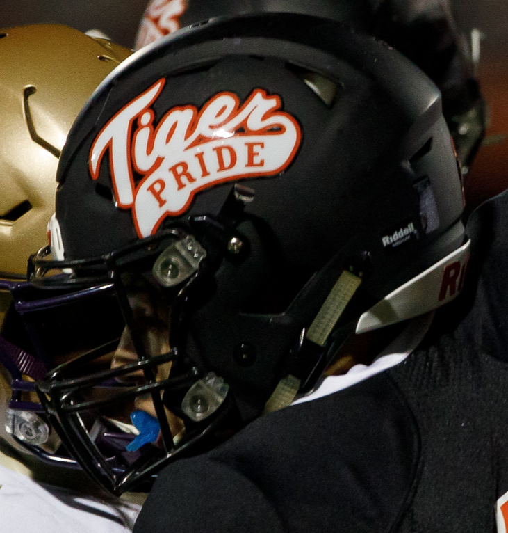 MaineHelmets's tweet photo. Championship Matchup in the #MaineHelmetTournament
Winner advances to the National Tournament! (@hshelmettourney) (48 hour poll) 

Noble Knights (@NOBLEKnightsAD)
🆚
Biddeford Tigers (@BiddHSAthletics) https://t.co/zGpL1gqweC