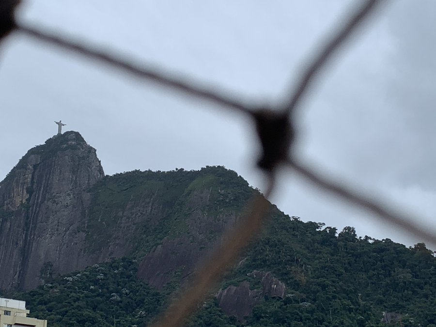 OperacoesRio's tweet photo. Segunda 25°C / 15°C
Terça 26°C / 14°C
Quarta 26°C / 12°C
Quinta 26°C / 13°C
FOTOS: a última é da @gpisanimedina , que mostra o @parnatijuca .
Obrigado tb a @haroldodornelas @brunoebia2019 @sonecambs @BhiancaCarneir0 .
Participe! Fotografe da sua janela e use #OutonoCOR2020 https://t.co/4u3twF1tm1