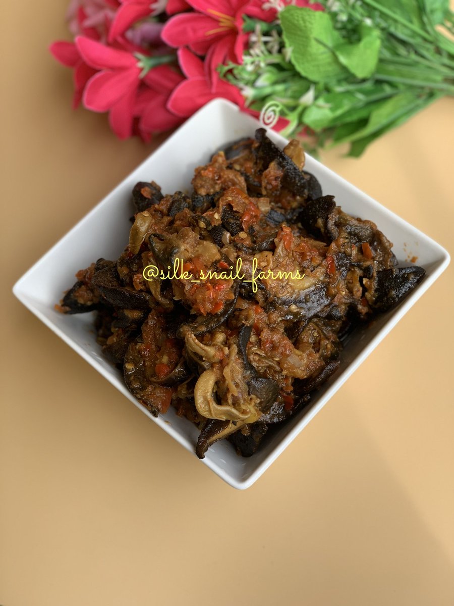 laryorocks's tweet photo. I am your snail plug.
Order your
🐌 freshly cleaned snails 
🐌peppered snails
🐌oven dried snails 
🐌fried snails
Basic size N5500 for 20pcs 
Standard size N7500 for 20pcs 
Deluxe size N10500 for 20pcs 
https://t.co/uETxz7pqXS 
@silksnail_farms https://t.co/r2etSJOaLi