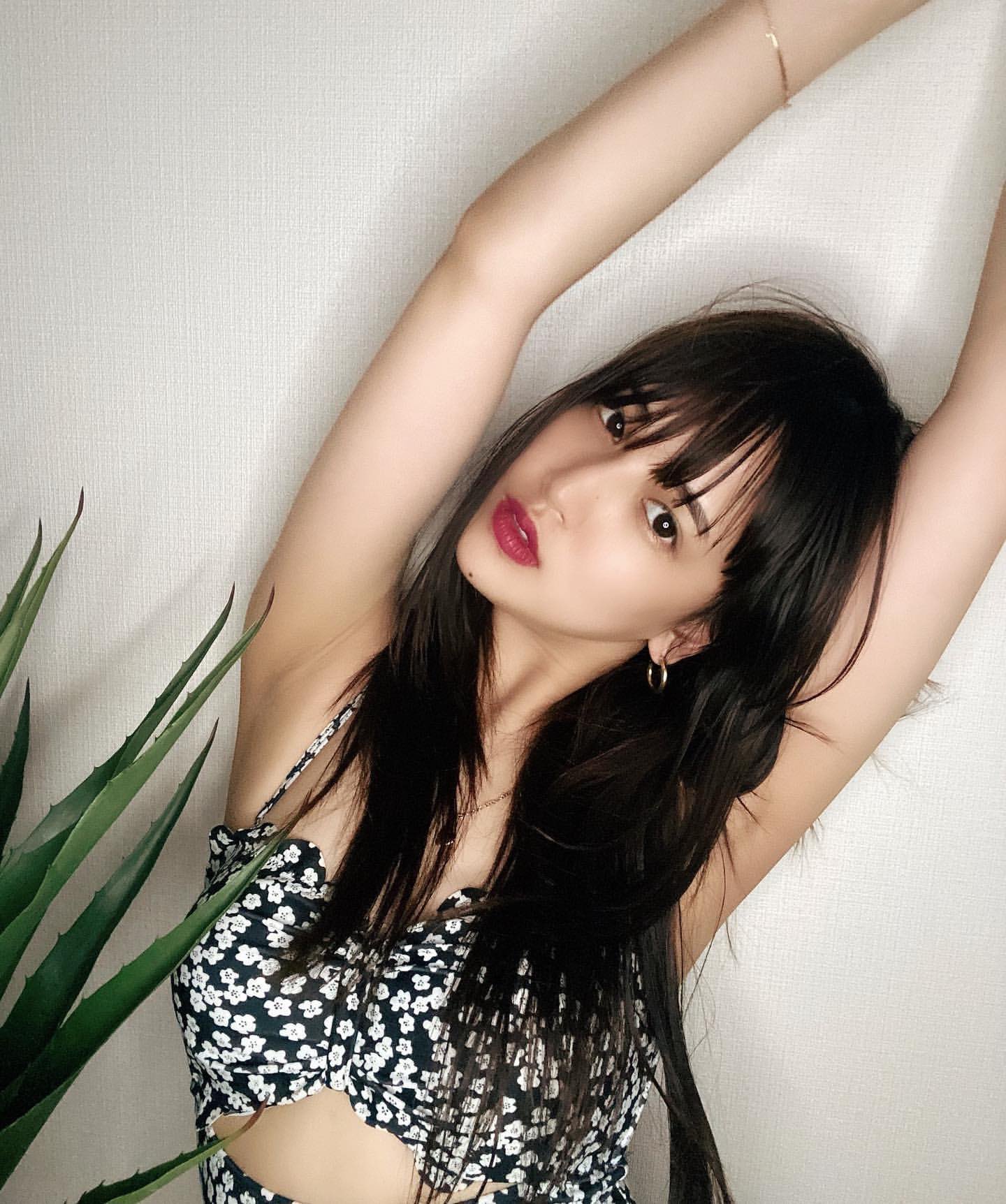 藤井夏恋 泳げないからプールとかあまり行かないけれど 可愛い水着が届いたのでお家で着てみた T Co Kacczroiy4 Twitter