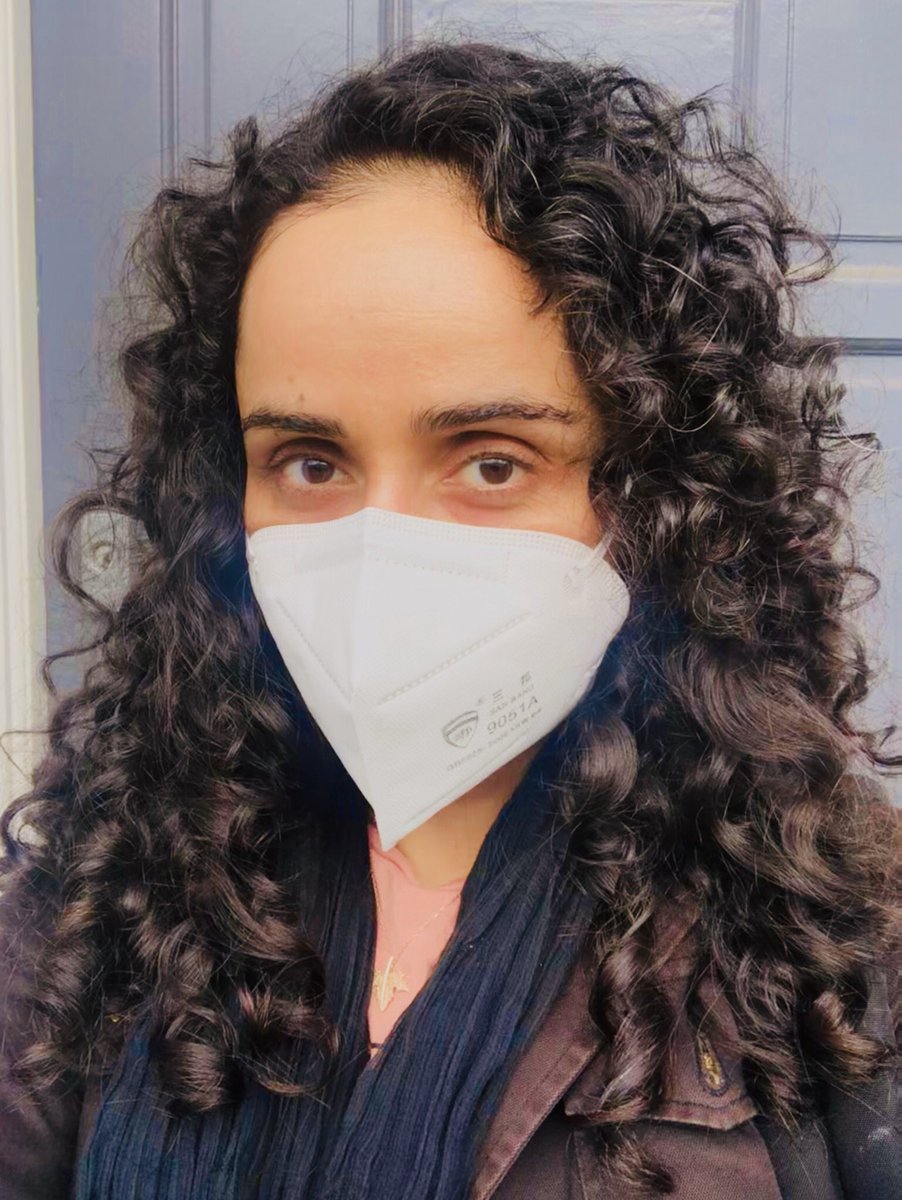 AliyaNazki's tweet image. The #newnormal. 
(Curls on point though. Ahem.)
#workfromwork