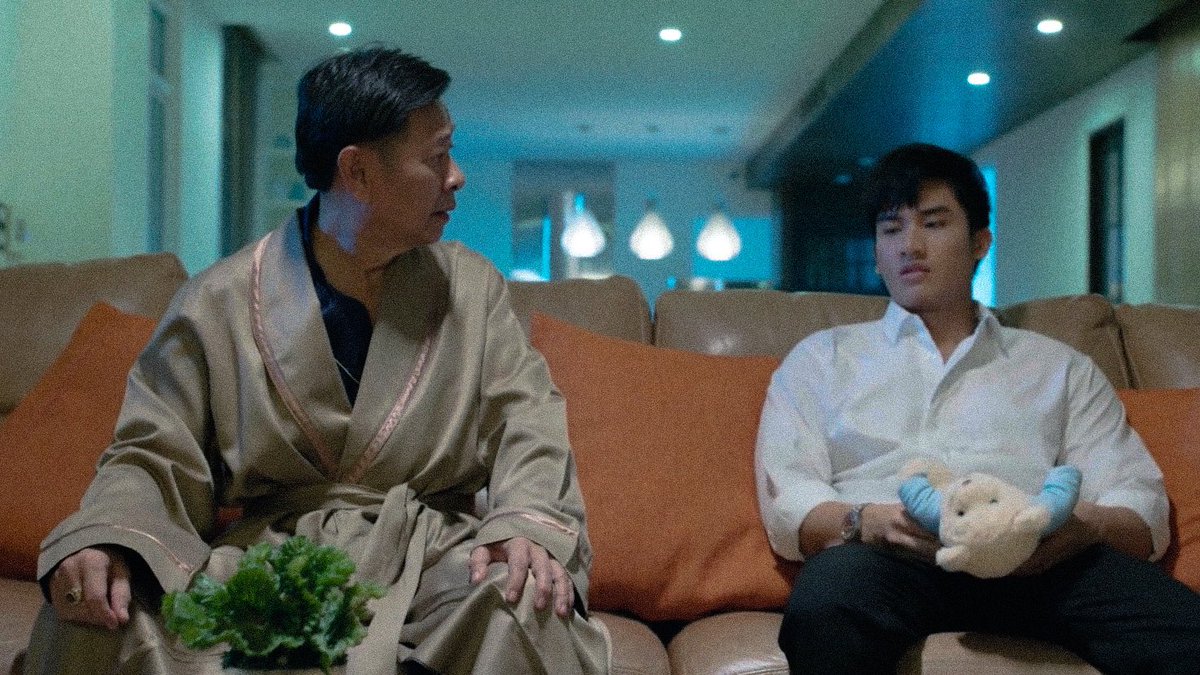 affected how Pete and Kao were comfortable to show their relationship towards Pete’s Dad and how Pete’s Dad always try to understand and continue to have an open mind and learn more about same-sex couples. A lot of parents should learn and be like him.