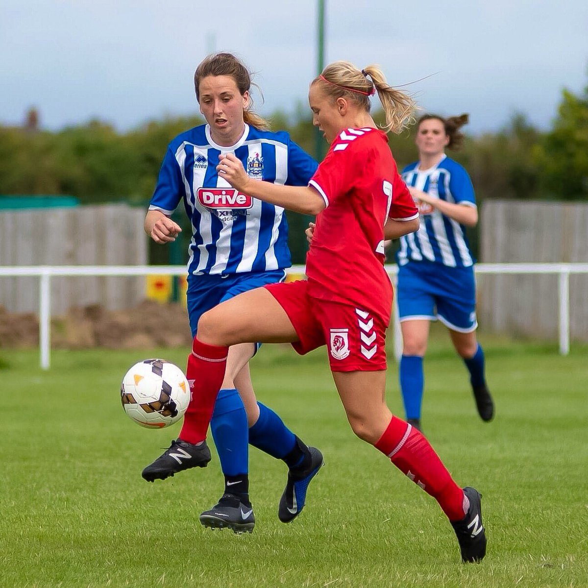 Together #WePlayStrong 
Great to see <a href="/marshalle_09/">Eve Marshall</a> back at <a href="/BoroWomen/">Middlesbrough FC Women</a> quality player! 🔴⚪️⚽️
#SupportWomensFootball