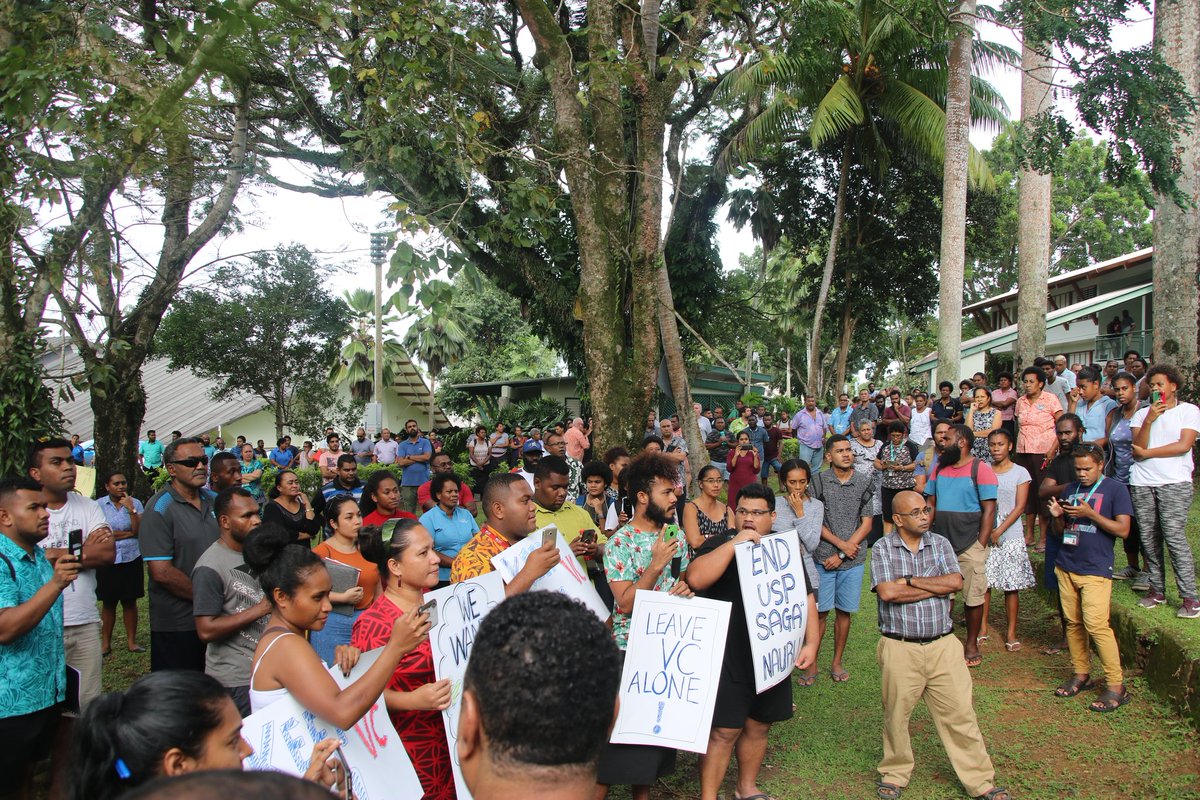 pama__x's tweet photo. USP staff and students took part in a Peaceful Protest in Support of the university Vice Chancellor Prof. Pal Ahluwalia. #WeWantPal #RemoveWinston #teamfiji #fijinews https://t.co/PAPTttNk0r