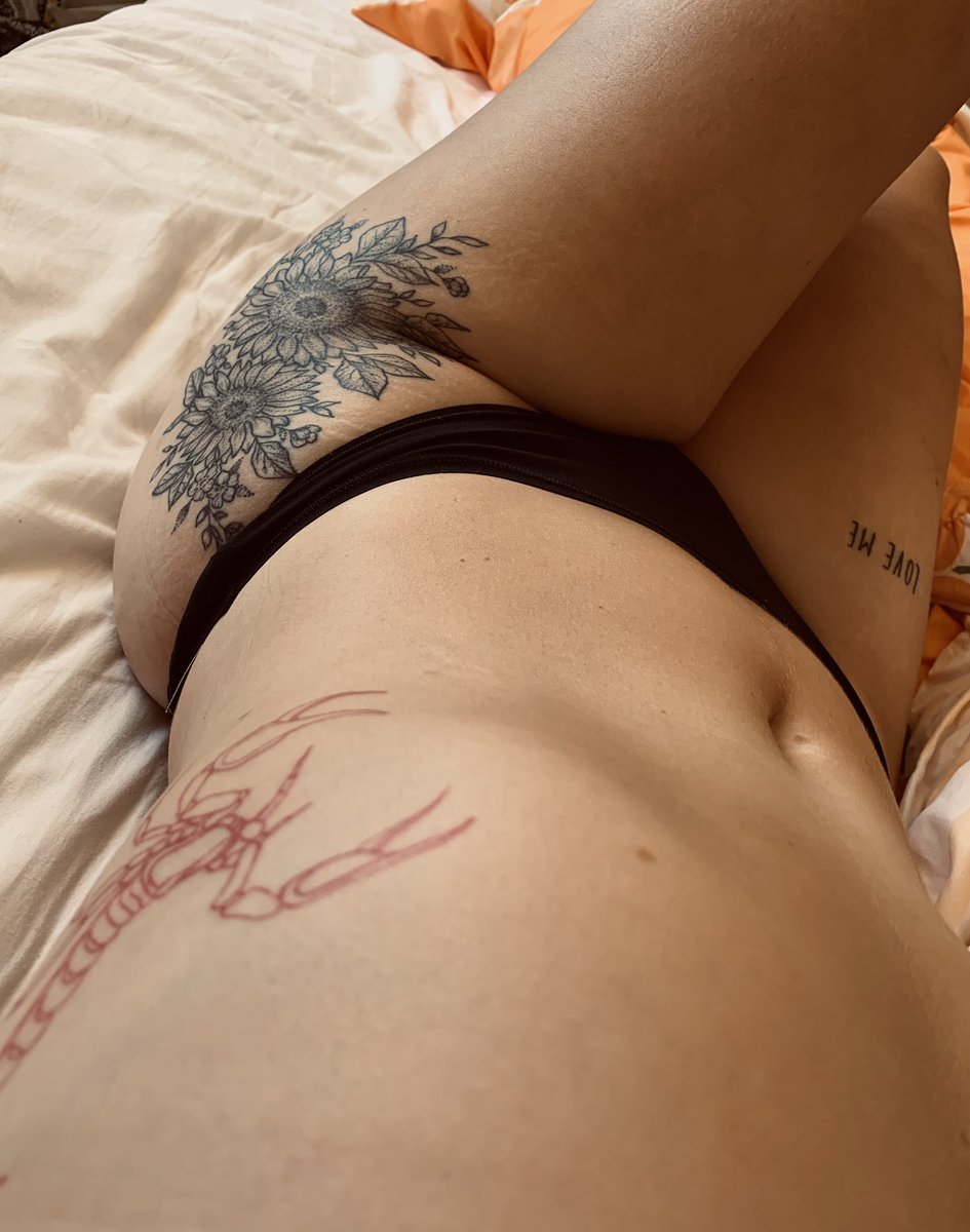 onlyfansblonde's tweet photo. @BuyingContent63 https://t.co/61u8dWwVBC https://t.co/5Cc5XS6jCN