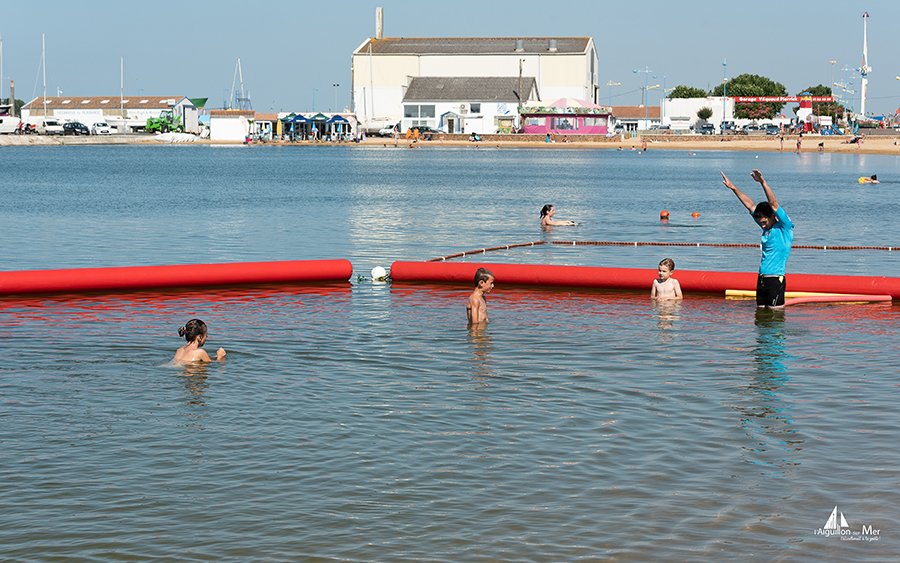 ‼ URGENT ‼ La Commune de L'Aiguillon-sur-Mer recherche un maître-nageur sauveteur pour cet été. Consultez le détail de l'offre sur notre site internet : bit.ly/2WMaTJj