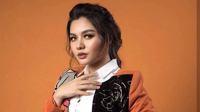 Membahas Profil Iszur Muchtar Terupdate