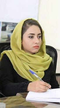 Zarifa_Ghafari's tweet photo. میرمن ځاځۍ ته د نوې دندې لپاره د زړه له کومې مبارکي وایم او په چارو کې ورته د لا زیاتو بریاوو غوښتونکې یم، هیله ده چې د منفي خبرو مقابل حوصله ونه بایلي بلکې لا هڅانده، زړوره او هدفمنده شي چې د نن مخالفین یې هم د سبا سر سپارلي دفاعي لښکر شي ! https://t.co/CjIUyUq74j