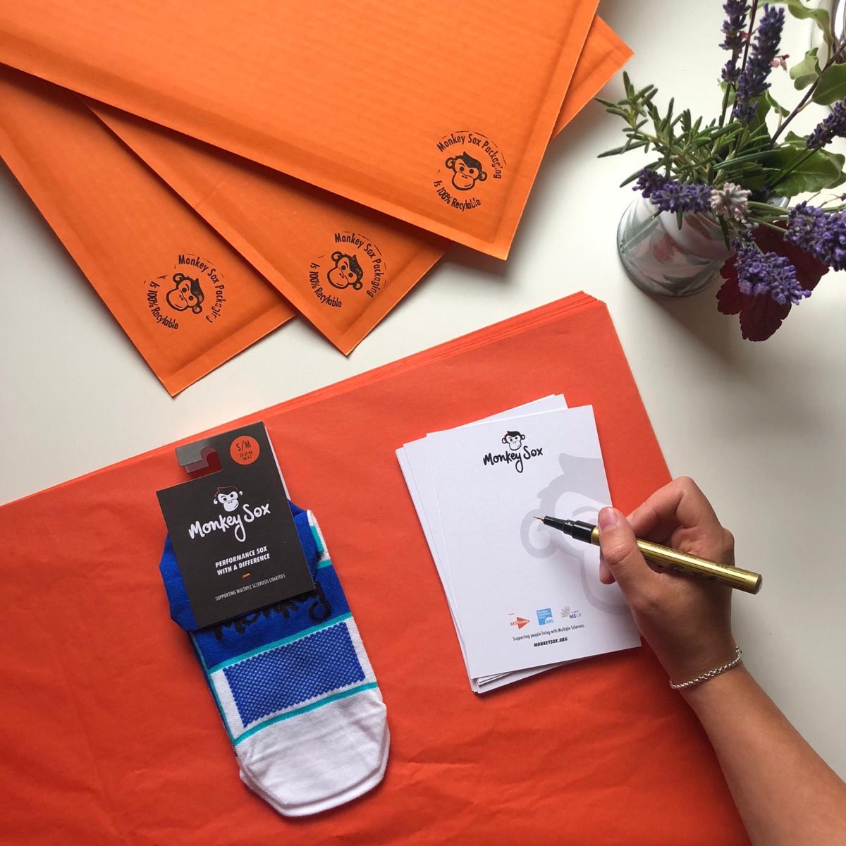 monkeysox_org's tweet photo. Our packaging is now from recycled sources & 100% recyclable! 🌍 💫 We take pride in making every order personal and a pleasure to receive so #monkeysox are always a gift, for yourself or others 🧡
Shop at https://t.co/qvVuSdevMF and support #ms charities with every purchase! 😁 https://t.co/J7NoULObto