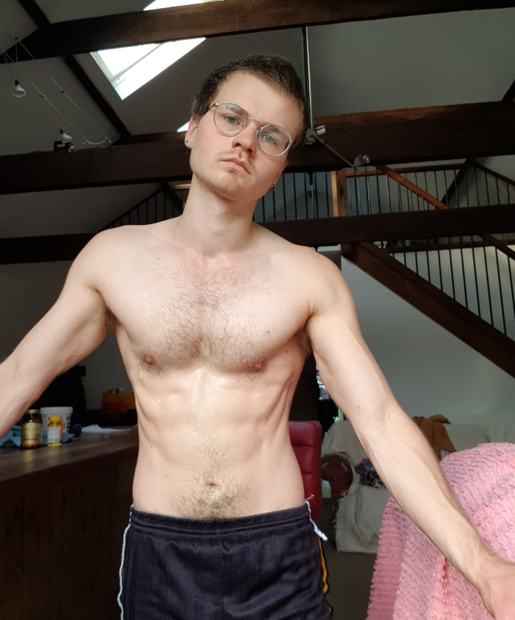 If I tense really hard I nearly have abs 😂

#ftm #ftmporn #transporn https://t.co/pwz22M0lh4