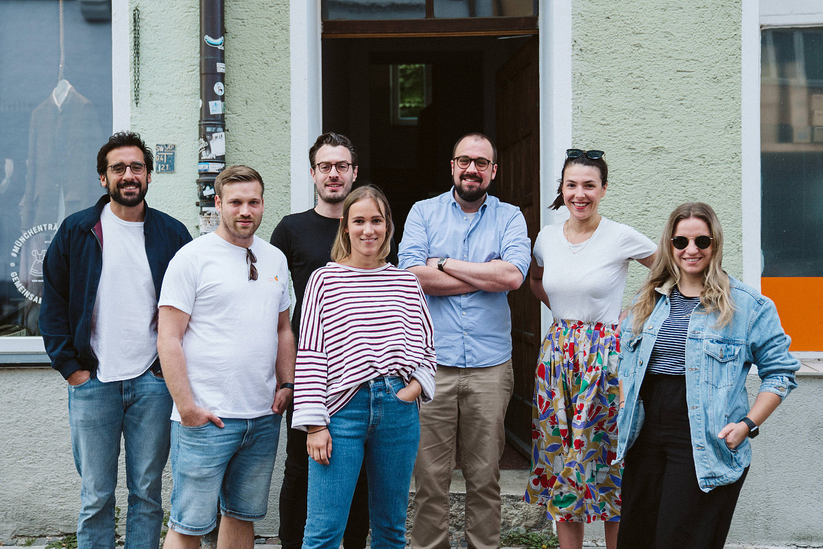 Navına Pan tweet media