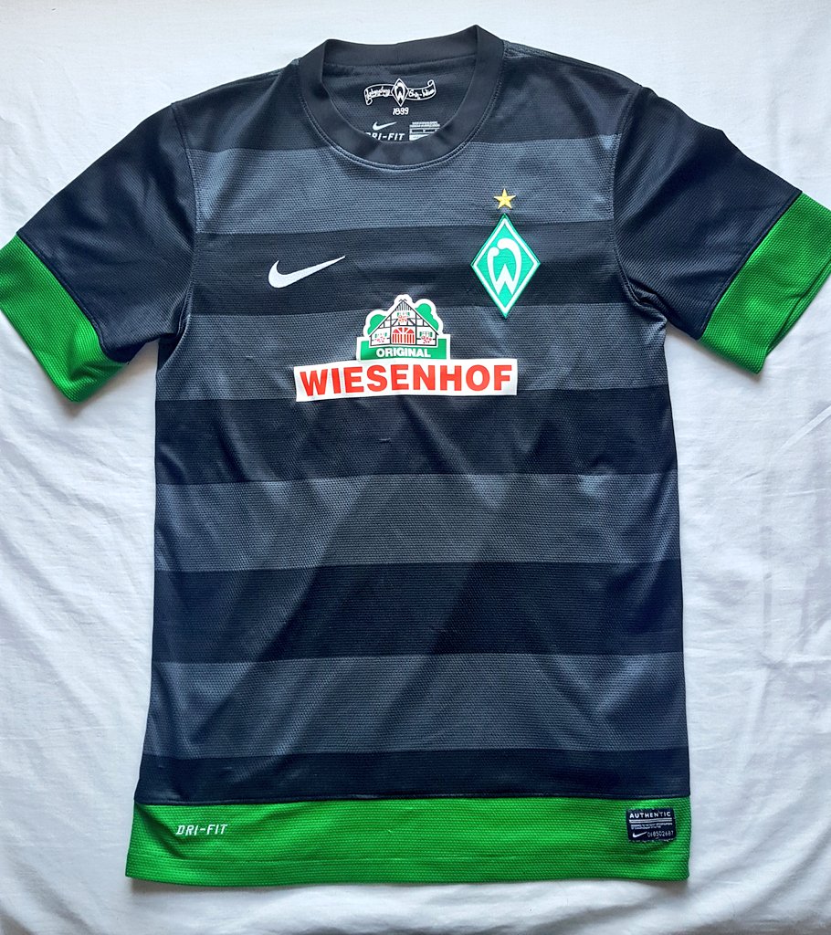 Day 73:Werder Bremen away, 2012/13.An excellent shirt in a below-average season for Die Grün-Weißen, finishing 14th out of 18 in the Bundesliga. Having said that, I'm sure they'd take that now... 9/10. @homeshirts1  @TheKitmanUK  @ShirtsIsolation