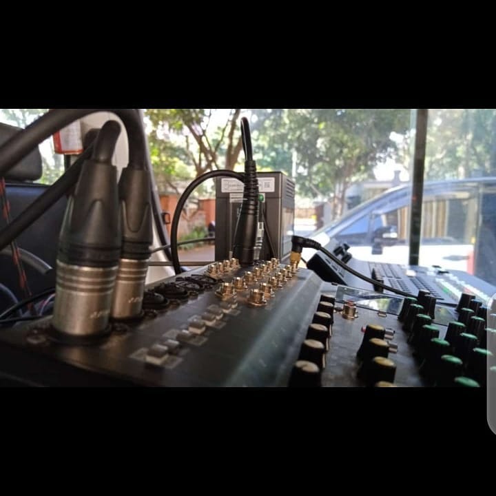 PhilmartL's tweet photo. Day 2 of 30. How do you plan on keeping your audience &amp; clients plugged in for the next 30 days during this #lockdownextension #Livestream maybe? https://t.co/SSWQW4le24