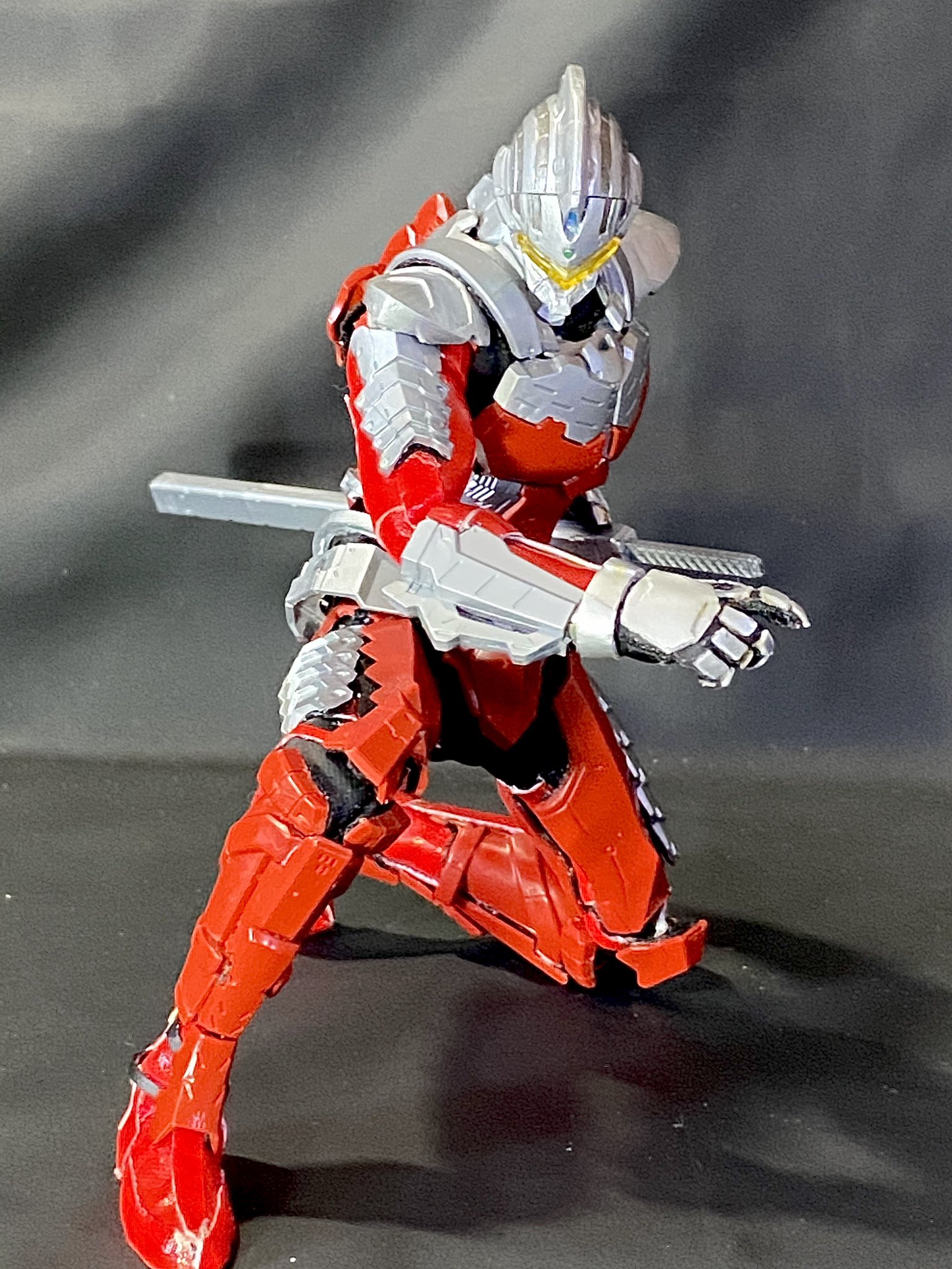 Lee Minwoo(イ ミヌ) on Twitter: "フィギュアライズスタンダード セブンスーツver7.5 雑塗装ですが完成 指先から爪先まで可動 アニメ13話の膝立ち着地からの抜刀までの貯め動作がかっこよくて 邪道とは解っていても 我慢できませんでした スキル不足で再現とまではいきま ... ULTRAMANSUIT Ver7.5 -ACTION-