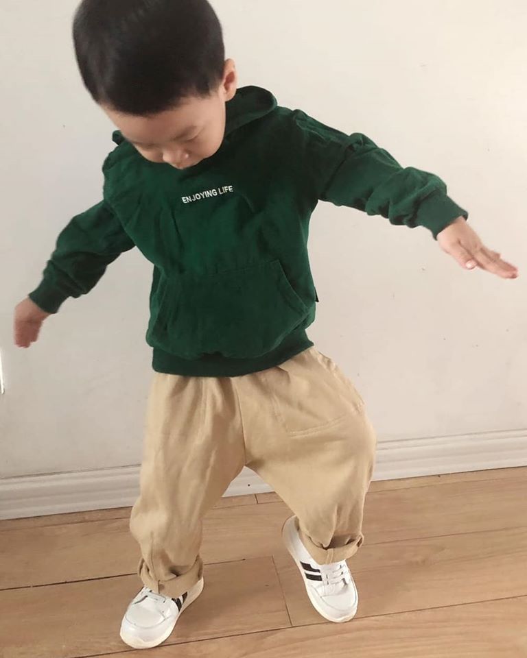 merch_go's tweet photo. This is for the mommies who seek comfort and practicality! Sneaker that is easy to put on with Flex insole which guarantees the healthy development of the little feet. 😉Check it out on the website or our store.
#littlechic #littlechicFootwea#KidsShoes #BabyShoes #ToddlerShoes https://t.co/N16S3ltVft