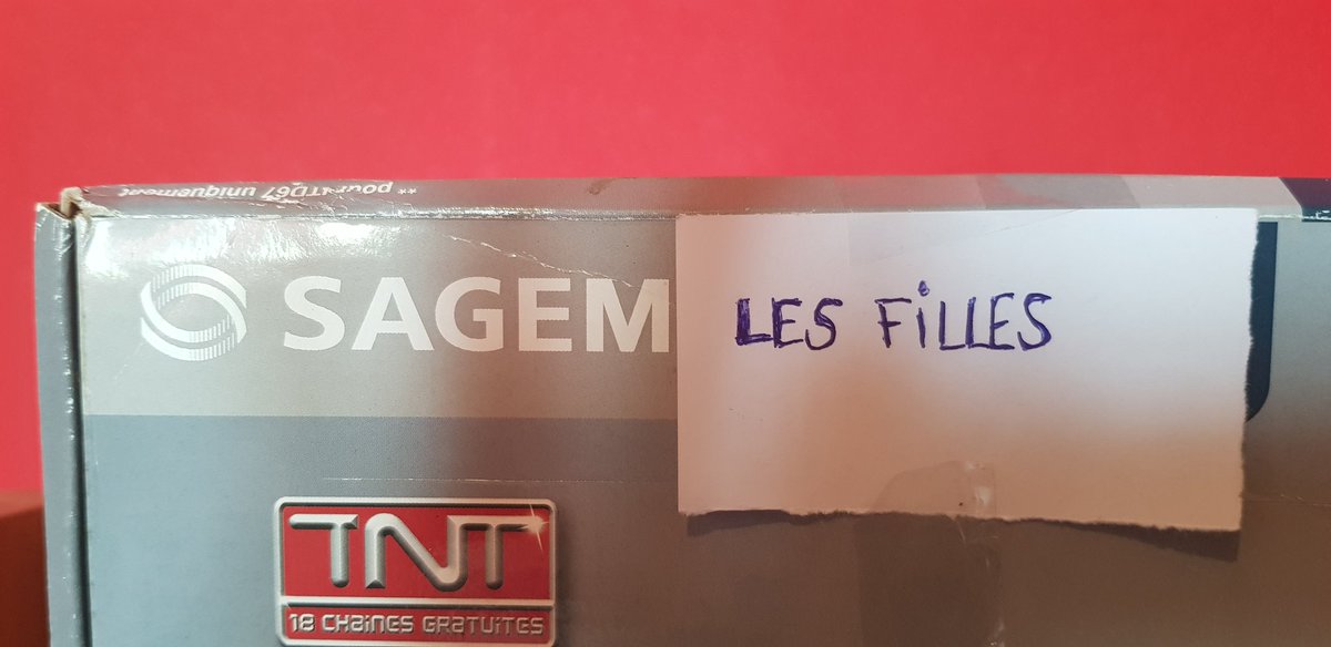 Parodi_siaque's tweet image. des magazines 🎶 #lppp @Libres_RT