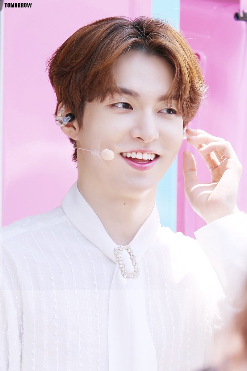 tomorrow424's tweet image. 200608 

날이 덥다고 했더니
지구에 태양이 두개나 떠 있었네 

#로민 #romin #ELAST #엘라스트 #기사의맹세