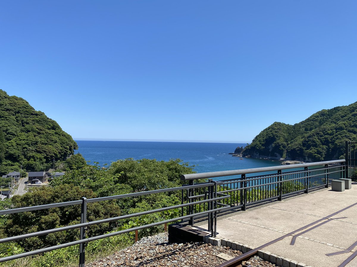 Uzivatel 城崎このりステーション Jr西日本福知山支社 Na Twitteru 今日も素晴らしい天気でした 余部鉄橋の空の駅には クリスタルタワーで楽に橋梁まで行けちゃいます 見晴らし抜群 さすが空の駅です 当時のトレッスルも線路も一部残っていて ノスタルジック