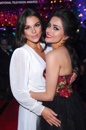 pceeg7's tweet photo. WHERE ARE MY FAVES NOW SINCE THEY EXITED THE COBBLES 😍? I know we are still in quarantine and social distancing, but @BhavnaLimbachia
and @Faye_Brookes please kindly HOLA me back. I love you so much ❤❤❤❤❤🌹💐. Thank you so much 😊😊🦋.
#KateConnor
#RanaHabeeb
#KANA
#Corrie https://t.co/MmVZOYSoSh