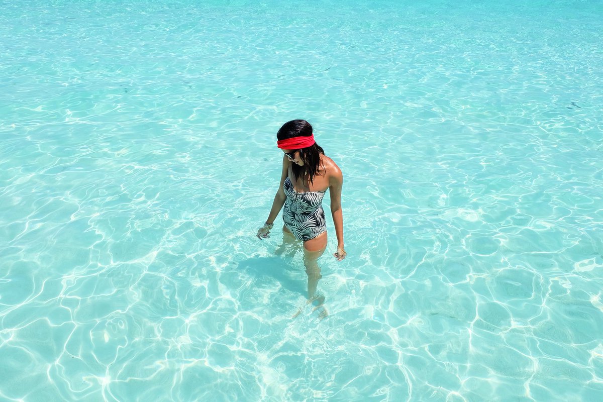 Crystal clear waters of Maldives💙🐚 #HappyWorldOceansDay