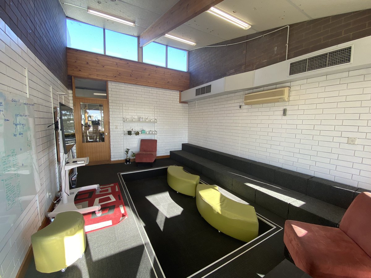 ProjReimaginate's tweet image. Our latest transformation was our “meeting” out room which we’ve converted into a theatre and quiet space for large group learning. Lots of writeable surfaces for Ss, including the windows when using chalk pens. 

#ProjectReimaginate