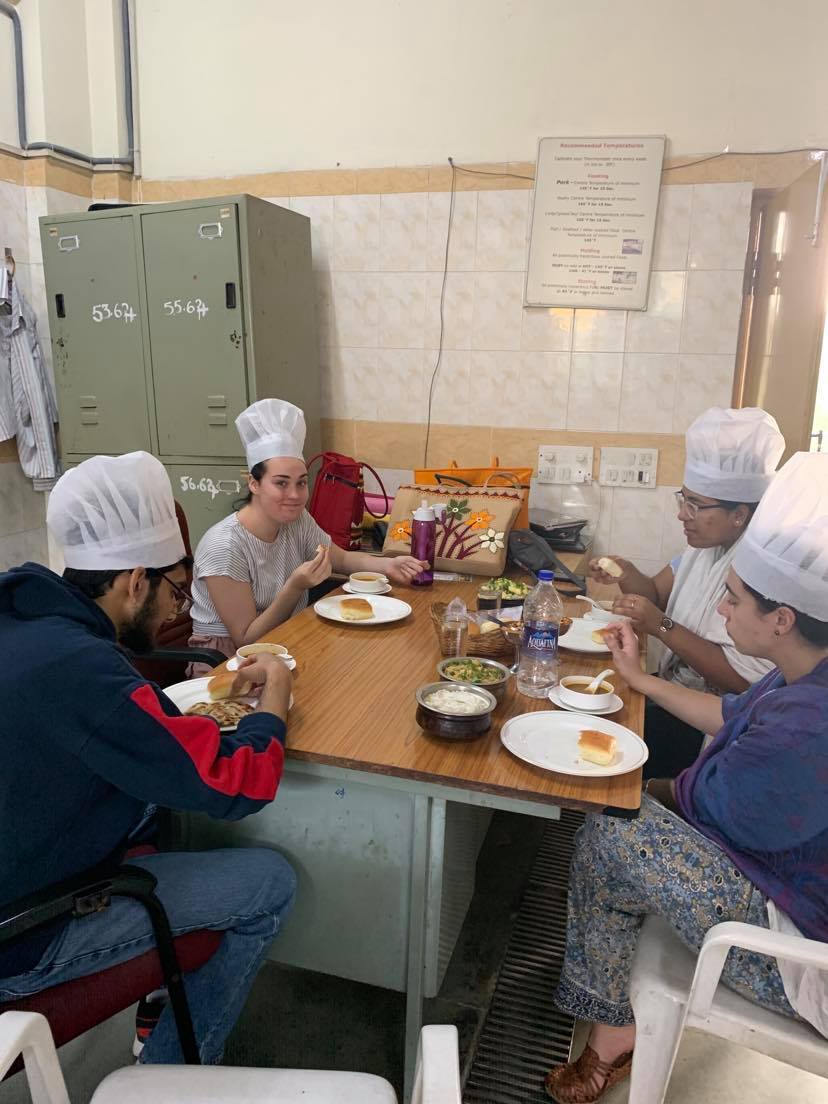 sipuoh98's tweet photo. AIFS J Term 2020 on Contemporary India #Lecture/Demo on Indian Cuisines at NITHM, Hyderabad, and #Fieldwork @deccandevelopmentsociety, Pastapur.
#SIPstudentshyderabad @HydUniv https://t.co/VZPwVObLsC