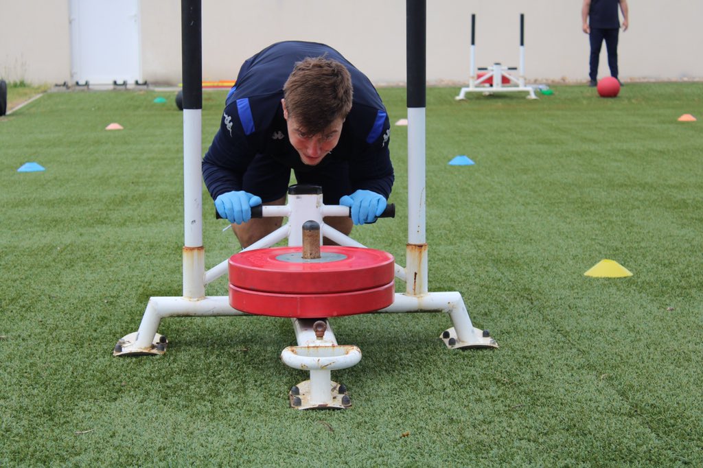 Reprise de la musculation pour nos Olympiens ! Travail et bonne humeur au Lévézou ce matin 🏋️🏃