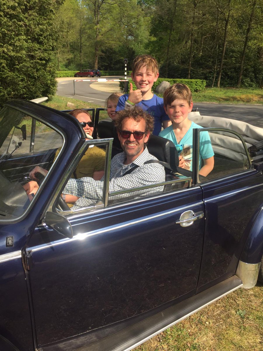 Een heerlijk uitje voor het hele gezin! Helemaal vanuit het westen kwam dit gezin voor een Kever Cabrio tour naar Twente.🚗🥳

Bekijk via onderstaande link de voorwaarden en maatregelen die wij in acht nemen: 

facebook.com/kevercabrioral…