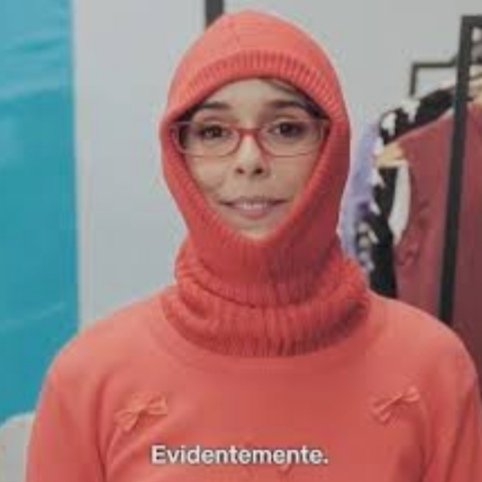 otreality's tweet photo. Angie en su vídeo declarándose por primera vez abiertamente bisexual.
Nosotrxs: https://t.co/z269uum2pB