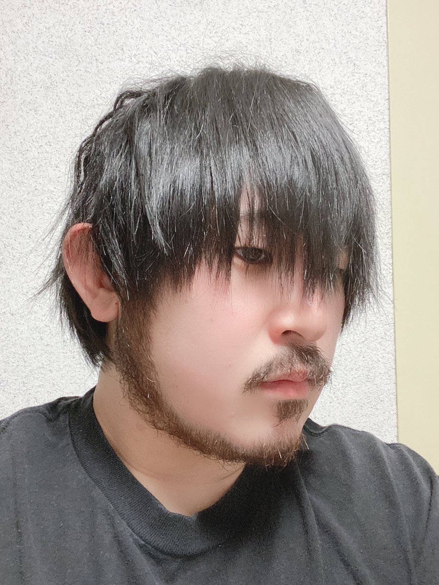 Twitter पर 後藤恵介 放置生活2ヶ月経過 過去最長の前髪と髭 髪の毛はそろそろ切りたいな 髭も見事に天パが出てきた Twitter पर 後藤恵介 放置生活2ヶ月経過 過去最長の前髪と髭 髪の毛はそろそろ切りたいな 髭も見事に天パが出てきた