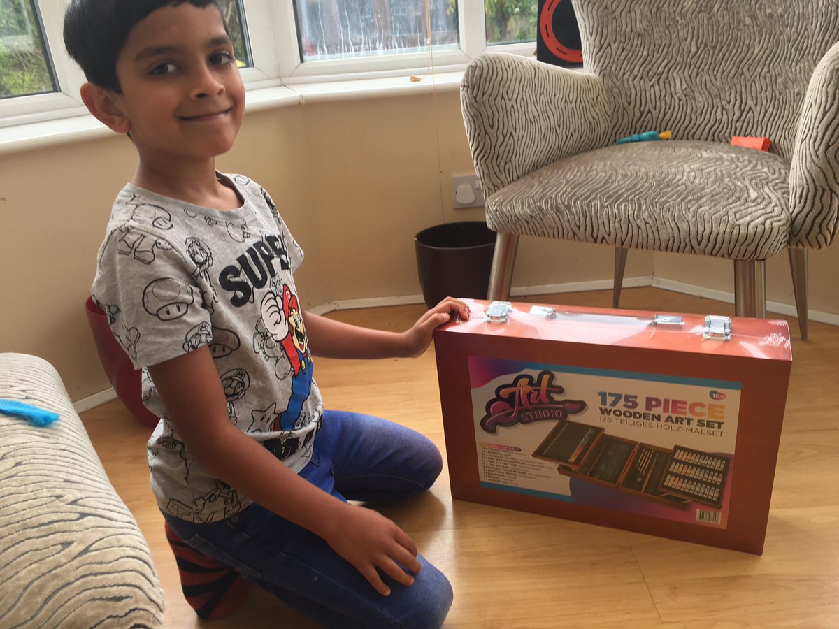 EviSenu's tweet photo. Opening his well deserved “Grand Art Set” this morning 🥰🥰@MissDaviesDBPS https://t.co/oFhrSegnSL
