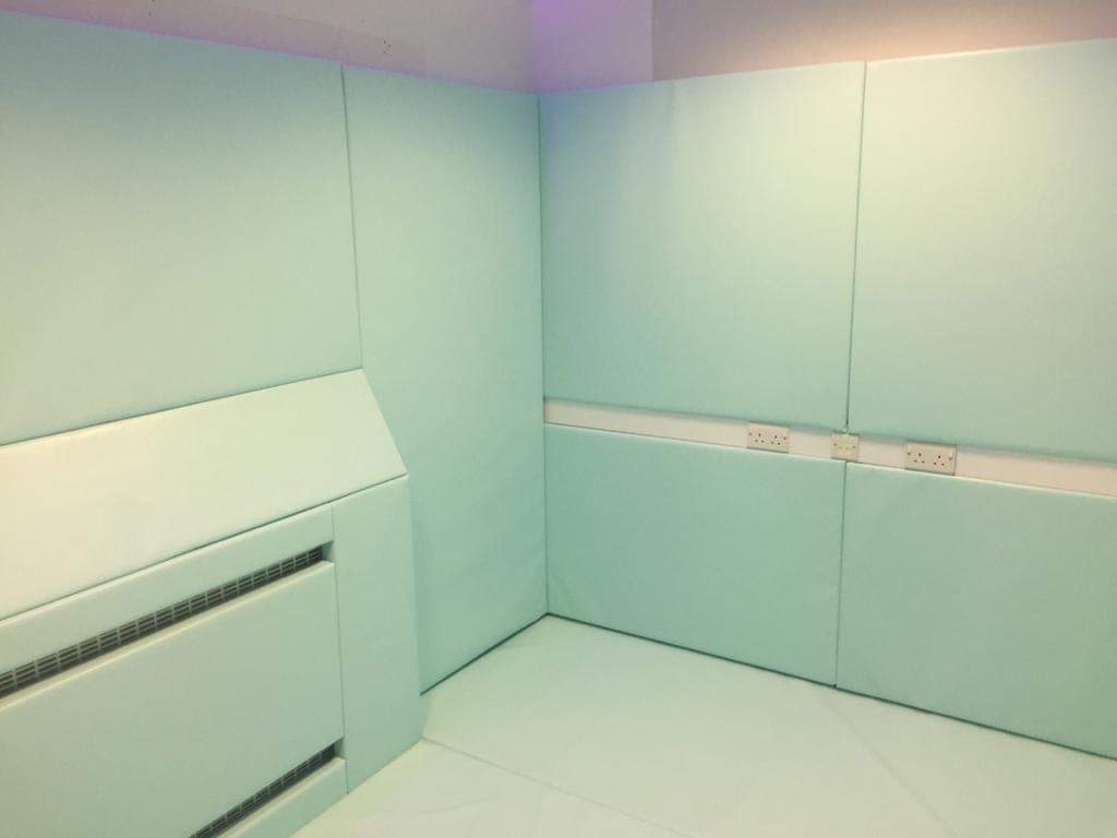 Sentequk's tweet image. The bespoke #wallpadding #floorpadding in this recent #Serenity #calming room installed at a #northumberland #newcastle #school offers sleek designed padding for the pupils to #deescalate safely.