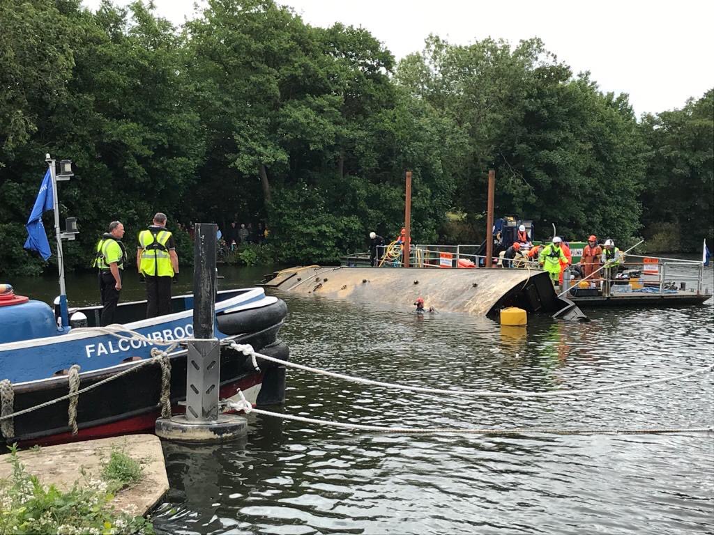 MariaHerlihyEA's tweet photo. #Sunken barge at #Sunbury lock towed by the #Falconbrook safety into our dry dock .@MarkHill03 @EnvAgencySE @wifo_ea @JamesBevanEA -Great work to the whole team . https://t.co/HNYhVhFvSd