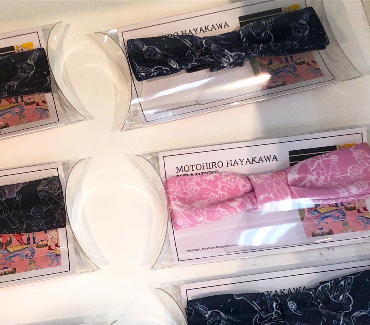 moto583's tweet photo. 早川モトヒロ「SPACE SUNGLASSES」刊行記念フェア
新作追加しました。
グッズも沢山販売します。
是非お越し下さい。

NADiff a/p/a/r/tは、6月6日（土）-2020.06.21[日]
営業日：木、金、土、日
営業時間：13～19時
皆さん是非お越し下さい。
https://t.co/mBYcjM3b2w https://t.co/eGqGlNeyxy