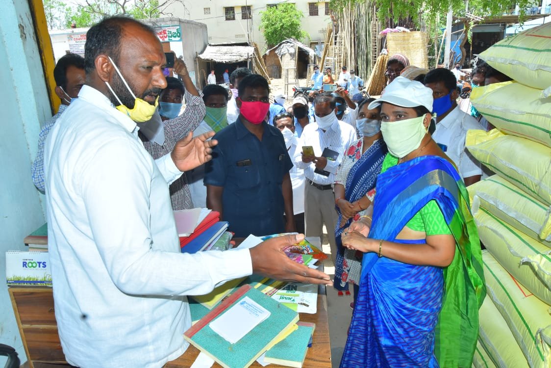 పారిశుద్ధ్య డ్రైవ్ లో భాగంగా ఆత్మకూరు  మున్సిపాలిటీలో పర్యటించిన వనపర్తి జిల్లా కలెక్టర్  షేక్ యాస్మిన్ బాష.