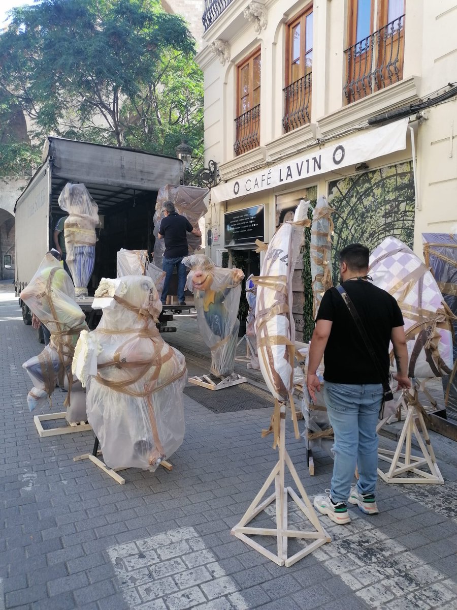 Nuestros ninots ya están todos #juntos esperando con ilusión la #plantá2021 #Fallas2021