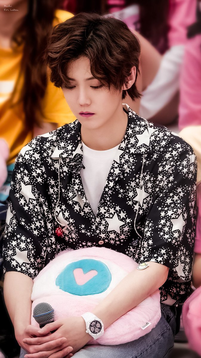 Mochi 'ㅅ' (@b19900420) on Twitter photo 