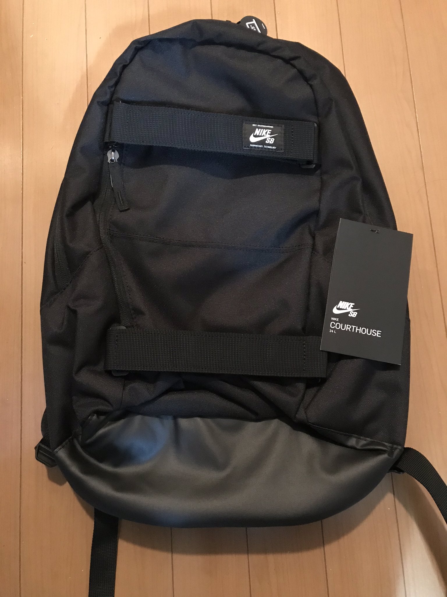 Masa ナイキsbのリュック買ってみました スケボー固定用のマジックテープが付いているのでミニクルーザーも持ち運び出来ます 早速 試しにペニー固定してみました ナイキsb リュック Penny Masa ナイキsbのリュック買ってみました スケボー固定用のマジックテープが付いているのでミニクルーザーも持ち運び出来ます 早速 試しにペニー固定してみました ナイキsb リュック Penny