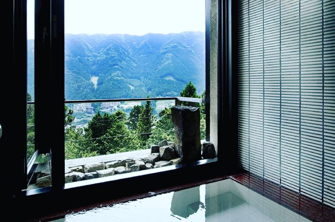 Twitter開始記念 ご招待企画！
フォロー&amp;リツイートで当たる！

『源泉100％温泉付き景山荘　一泊二食付き　二名様　ご招待』

応募期間：6月16日締切

応募方法：期間内にTwitterのこのアカウント(<a href="/yunoshimakan645/">【公式】下呂温泉　湯之島館</a>)をフォローと、この投稿をリツイートで応募になります。