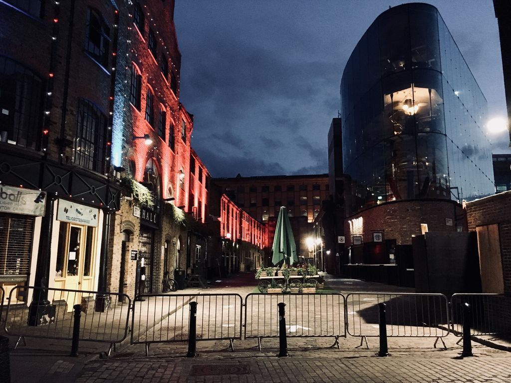 #SaturdayVibes post is a big night out in Camden... Although now we see the beast is dormant and we can appreciate the beauty of the #architecture and spaces that attract people from far and wide.

@richardpcaddy I invite you to join in the fun

#mylifeinpictures #camden #explore