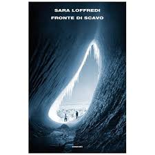 "Fronte di scavo" di #SaraLoffredi. Nella realizzazione di un'opera straordinaria, irrompono e si confrontano, con la stessa forza della montagna violata, le fragilità e le passioni delle persone che vi collaborano. Affascinante. <a href="/Einaudieditore/">Einaudi editore</a>