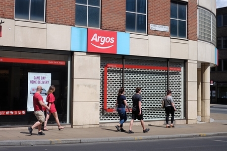 hitsmcrnews's tweet photo. The government's reportedly planning a year-long suspension of #Sunday #tradinglaws as part of a drive to save jobs.
It would mean large shops in England and Wales would be allowed to open longer after #lockdown https://t.co/pNqYBnyx1G
