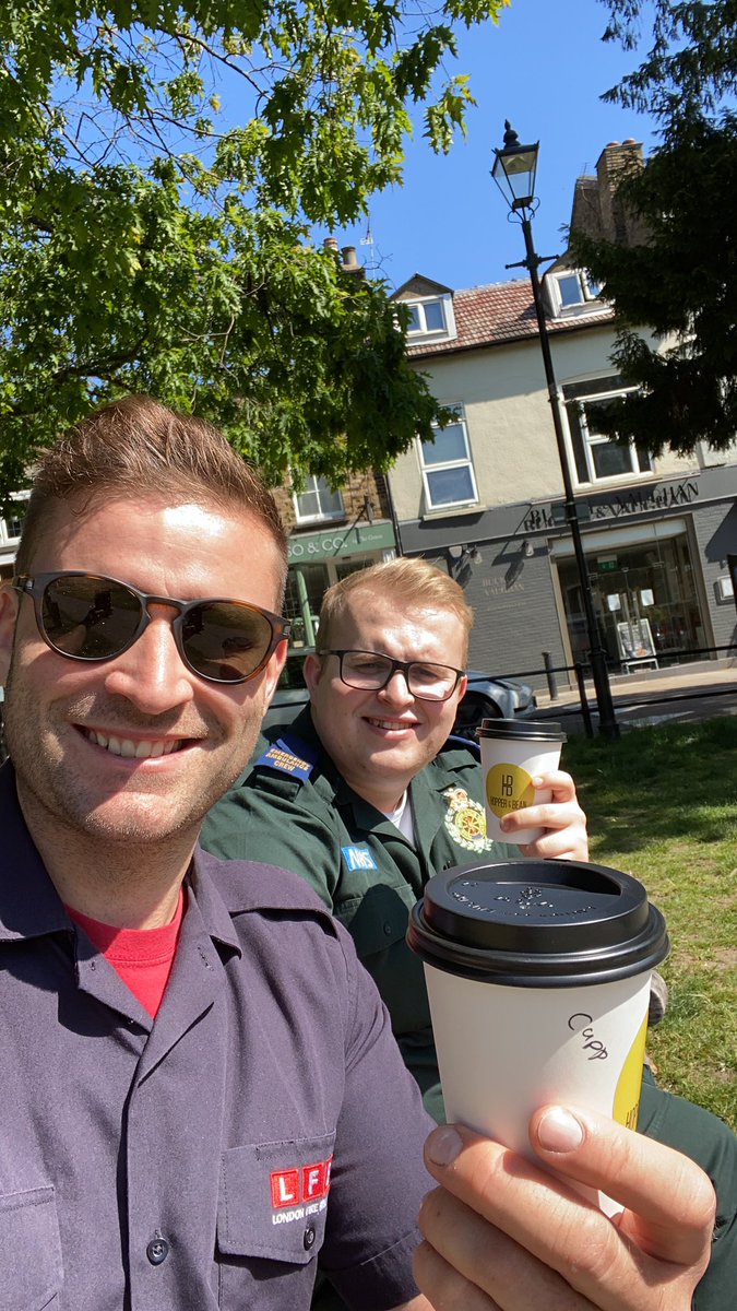 fish8924's tweet photo. Thanks Hopper and Bean for our refreshments 😊 @Ldn_Ambulance @LondonFire https://t.co/hcxzRoVqsI