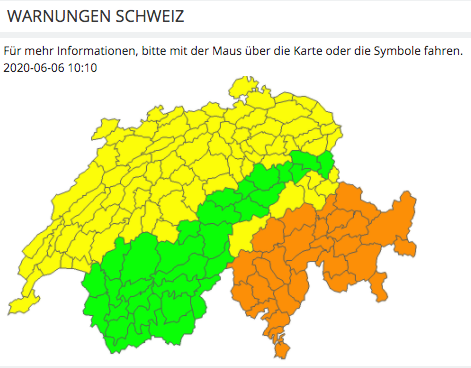 Bis Sonntagabend gibt es im #Tessin und in #Graubünden kräftige #Niederschläge. Regional dürfte es zwar erhebliche Unterschiede bei den #Regenmengen geben, die #Modelle rechnen aber verbreitet mit 30 bis 70 mm #Regen, lokal auch mehr. #Warnungen: met.to/g2g (rv)